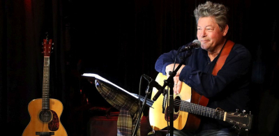 Poesiens mestre Erik Grip med band